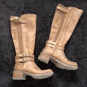 Stylish Tan Knee-High Women's Boots